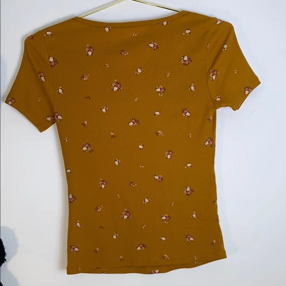 Old Navy Yellow Fitted Short Sleeve T-Shirt
